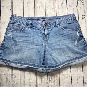 APT 9 denim shorts size 10 modern fit